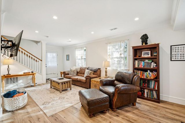 111 E Carolina Avenue, Summerville, SC 29483