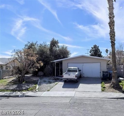 3955 Ventura Way, Las Vegas, NV 89121