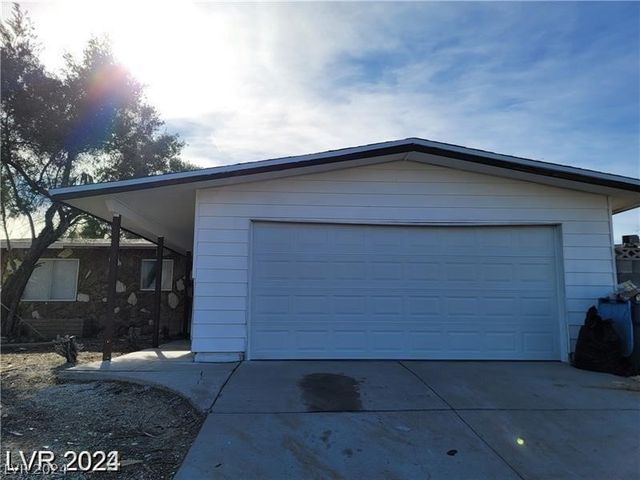 3955 Ventura Way, Las Vegas, NV 89121