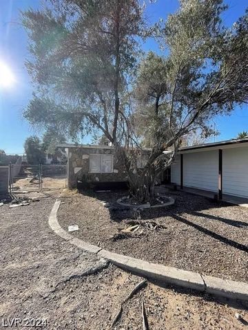 3955 Ventura Way, Las Vegas, NV 89121