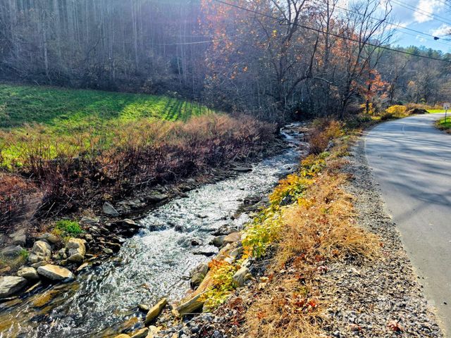 2812 Bald Mountain Road, Burnsville, NC 28714