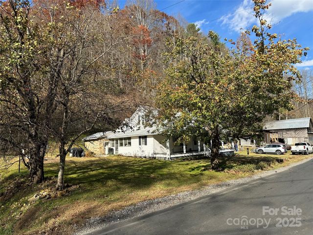 2812 Bald Mountain Road, Burnsville, NC 28714