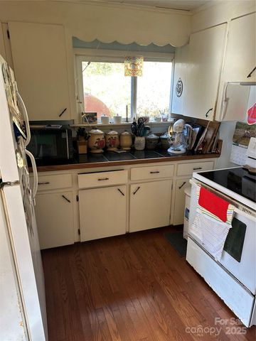 2812 Bald Mountain Road, Burnsville, NC 28714