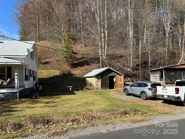 2812 Bald Mountain Road, Burnsville, NC 28714