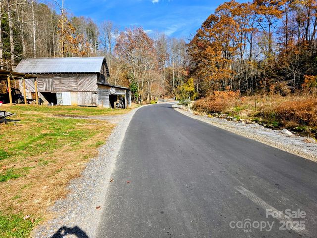 2812 Bald Mountain Road, Burnsville, NC 28714