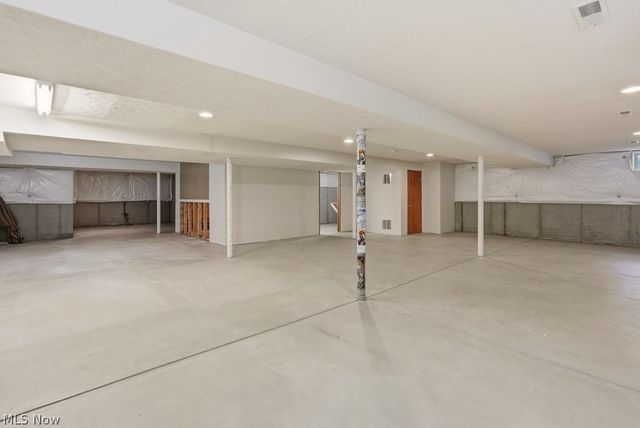 18269 River Valley Boulevard, North Royalton, OH 44133