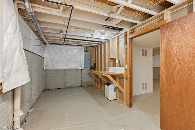 18269 River Valley Boulevard, North Royalton, OH 44133