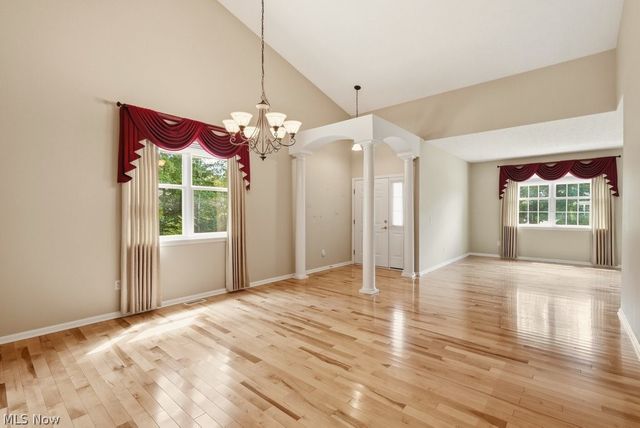 18269 River Valley Boulevard, North Royalton, OH 44133