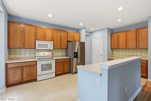 18269 River Valley Boulevard, North Royalton, OH 44133