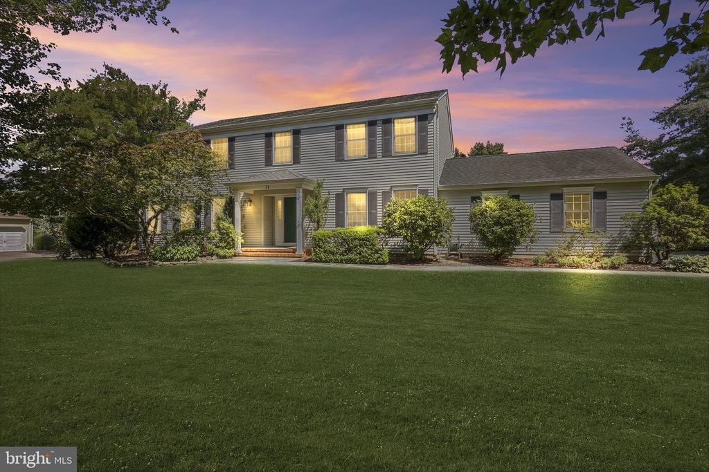 11 BRIDGEWATER DR, Princeton Junction, NJ 08550