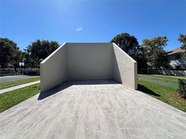 107 Gardens Dr 106, Pompano Beach, FL 33069