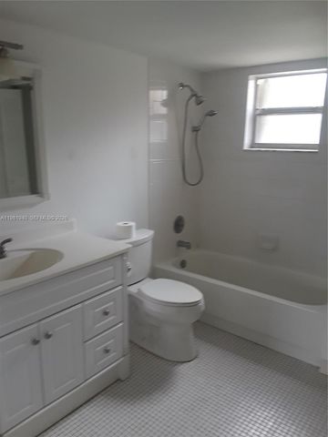 107 Gardens Dr 106, Pompano Beach, FL 33069