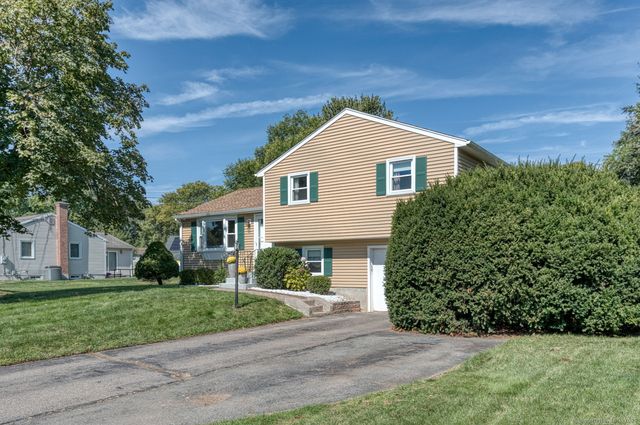 49 Lancaster Road, Glastonbury, CT 06033