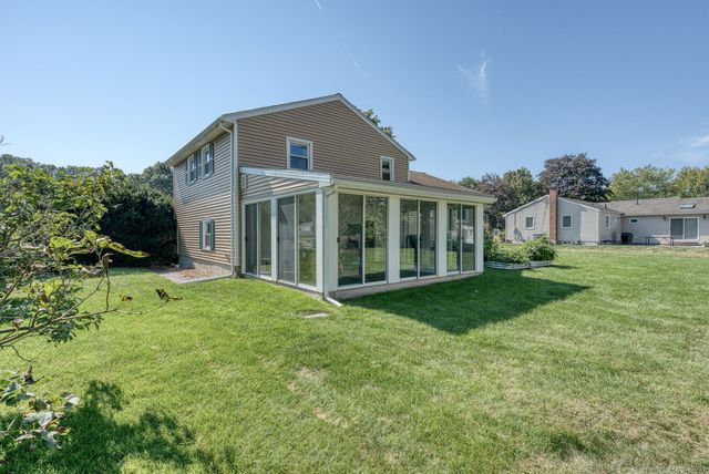 49 Lancaster Road, Glastonbury, CT 06033