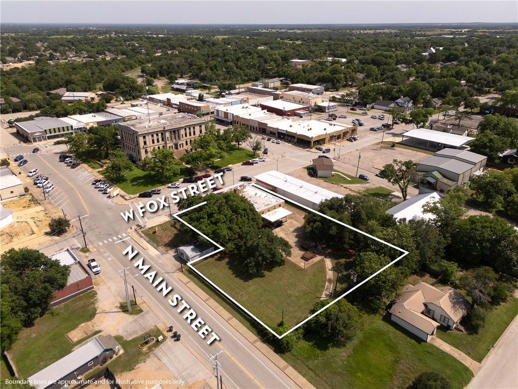 102 West Fox Street, Caldwell, TX 77836 — photo 2