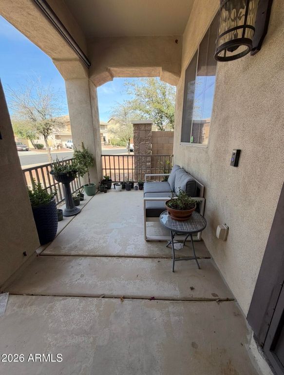 Image 10 of property listing at 133 N 109TH Drive, Avondale, AZ 85323