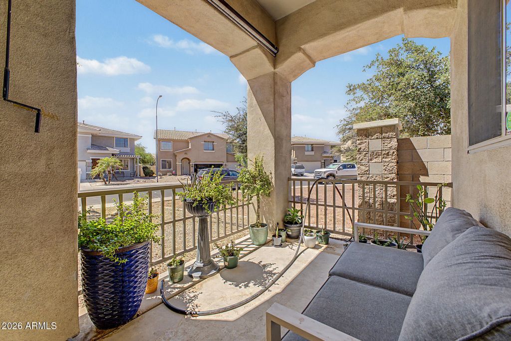 Image 11 of property listing at 133 N 109TH Drive, Avondale, AZ 85323