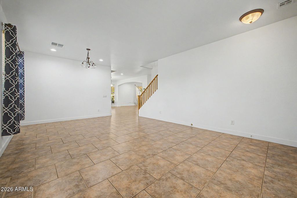 Image 13 of property listing at 133 N 109TH Drive, Avondale, AZ 85323