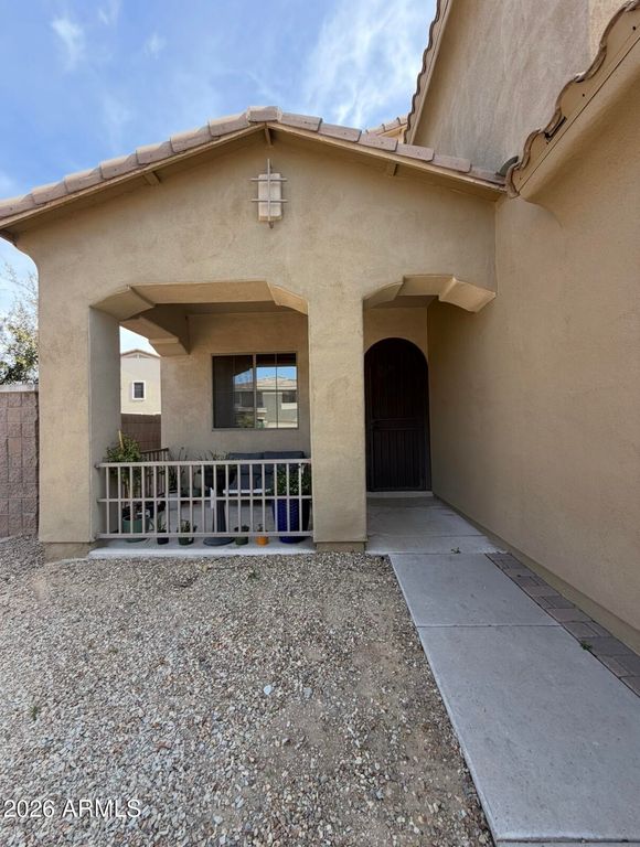 Image 2 of property listing at 133 N 109TH Drive, Avondale, AZ 85323