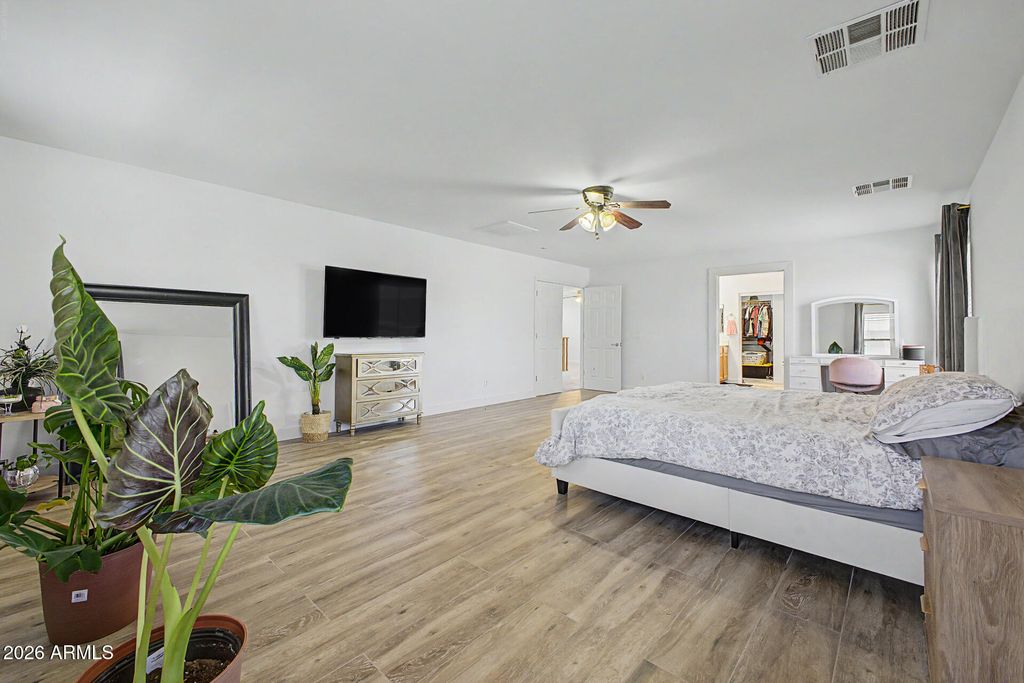 Image 22 of property listing at 133 N 109TH Drive, Avondale, AZ 85323