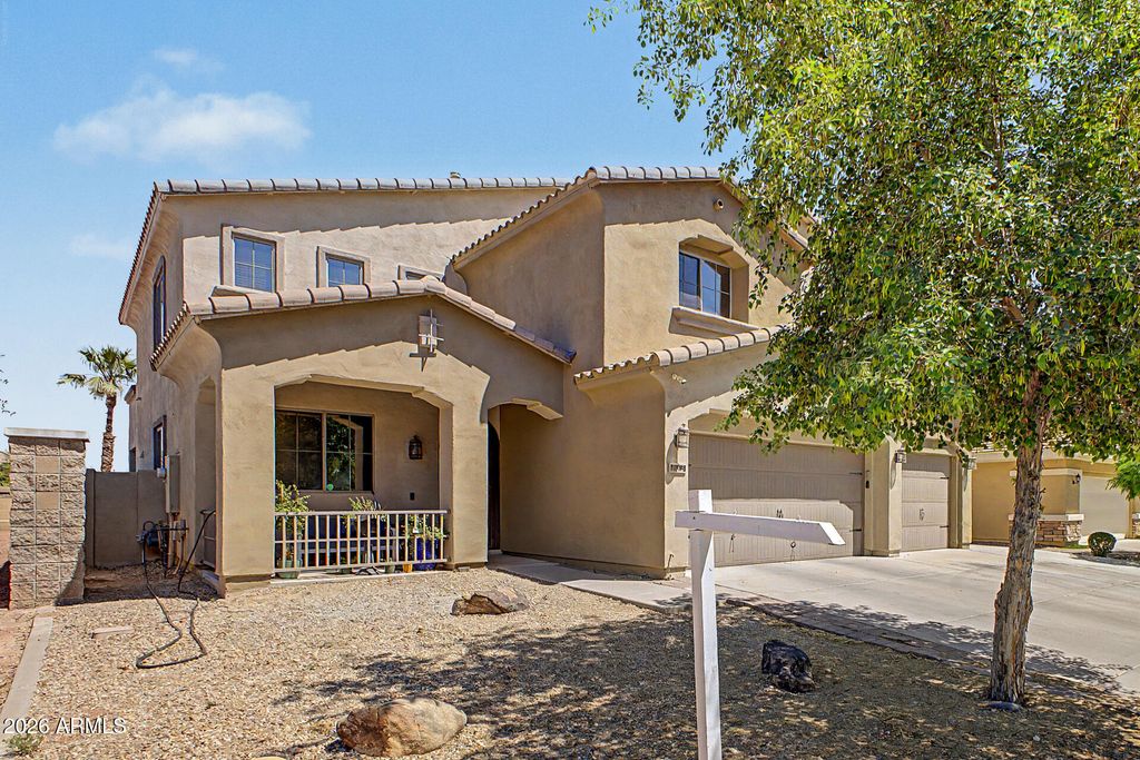 Image 6 of property listing at 133 N 109TH Drive, Avondale, AZ 85323