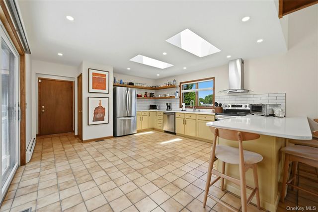 930 Cedar Lane, East Marion, NY 11939