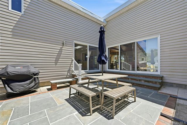 930 Cedar Lane, East Marion, NY 11939