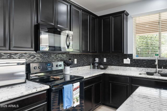 735 E GARY Lane, Phoenix, AZ 85042