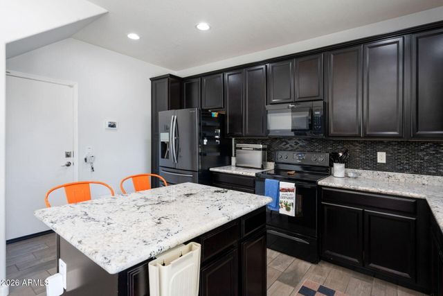 735 E GARY Lane, Phoenix, AZ 85042