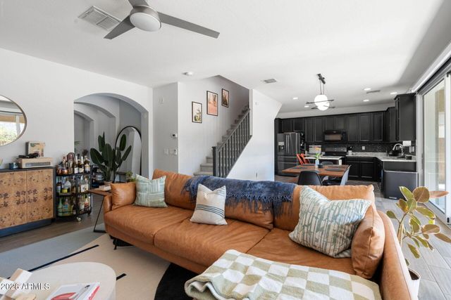 735 E GARY Lane, Phoenix, AZ 85042