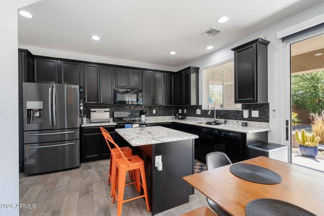 735 E GARY Lane, Phoenix, AZ 85042