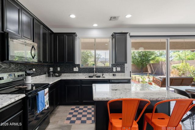 735 E GARY Lane, Phoenix, AZ 85042