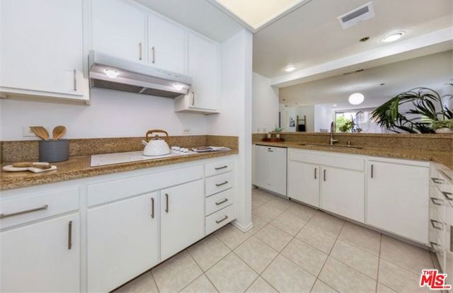 2930 Neilson Way 406, Santa Monica, CA 90405