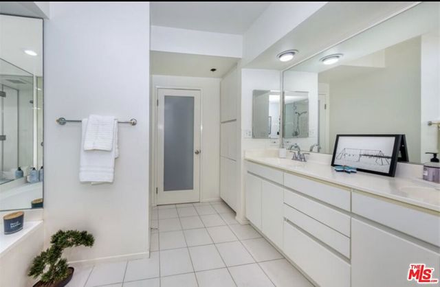 2930 Neilson Way 406, Santa Monica, CA 90405