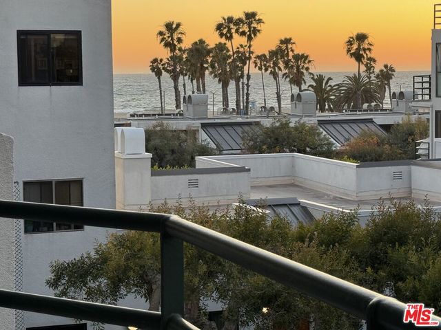 2930 Neilson Way 406, Santa Monica, CA 90405