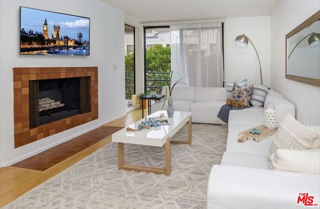 2930 Neilson Way 406, Santa Monica, CA 90405