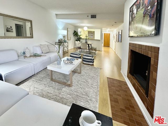 2930 Neilson Way 406, Santa Monica, CA 90405