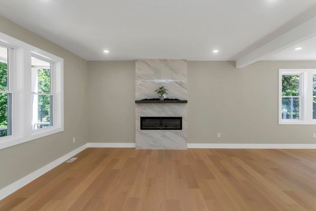 93 Sheep Pasture Rd, Southwick, MA 01077