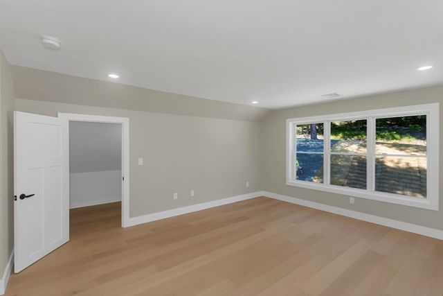 93 Sheep Pasture Rd, Southwick, MA 01077