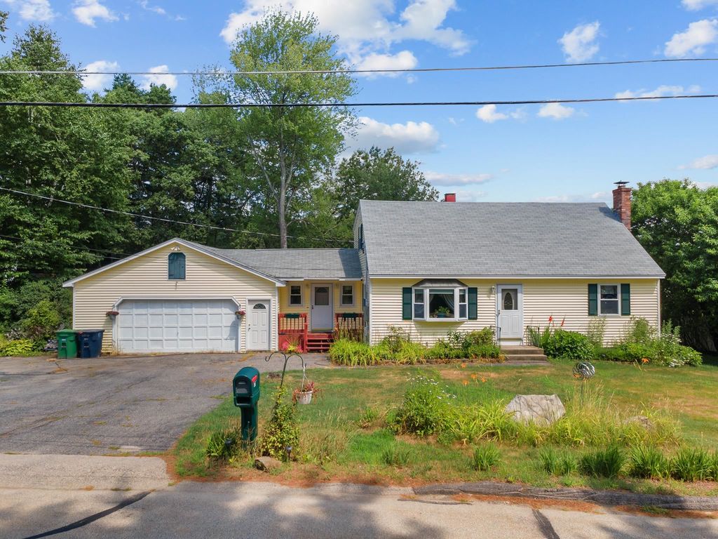 24 Yarmouth Drive, Nashua, NH 03062