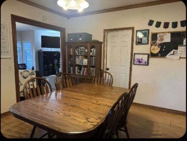 216 S Chapman Street, Chesaning, MI 48616