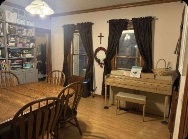 216 S Chapman Street, Chesaning, MI 48616