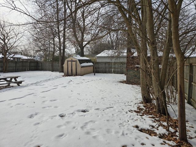 216 S Chapman Street, Chesaning, MI 48616