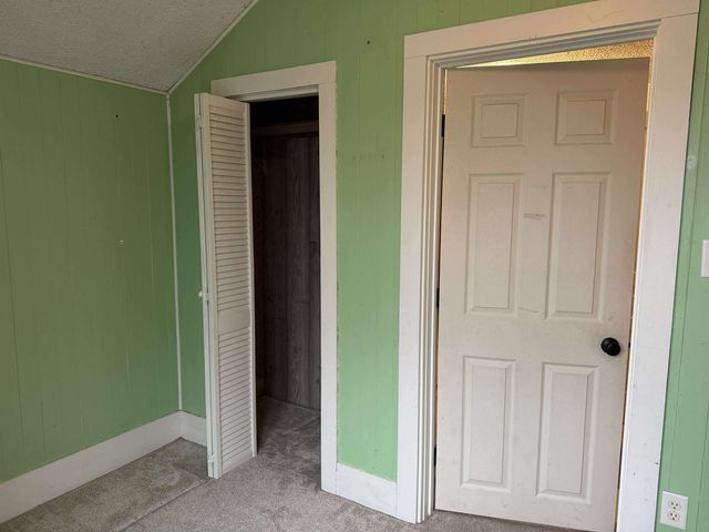 216 S Chapman Street, Chesaning, MI 48616