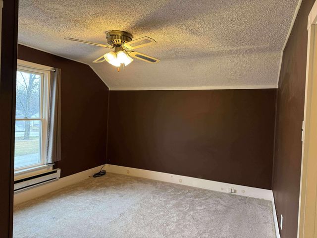 216 S Chapman Street, Chesaning, MI 48616