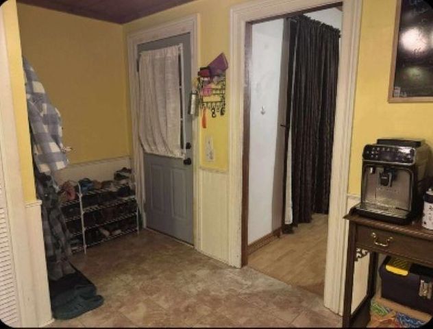 216 S Chapman Street, Chesaning, MI 48616