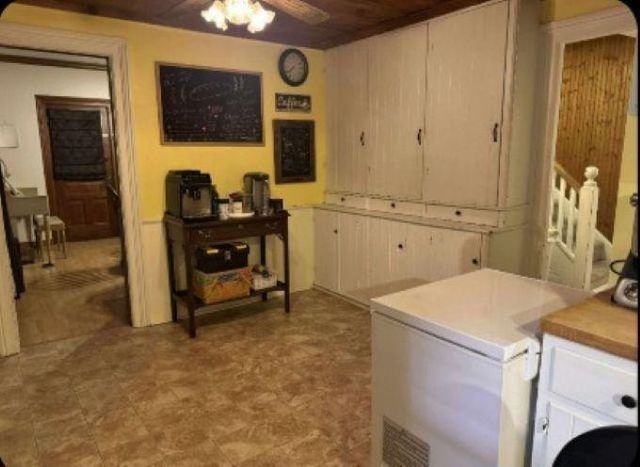 216 S Chapman Street, Chesaning, MI 48616