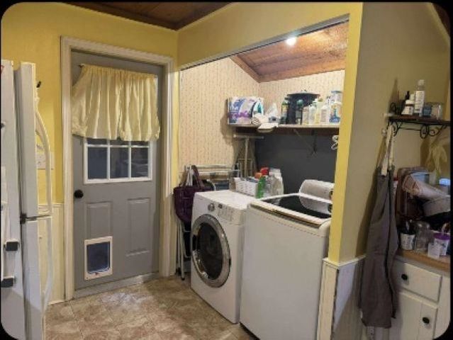 216 S Chapman Street, Chesaning, MI 48616