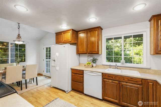 3840 NE Iverson Road, Poulsbo, WA 98370
