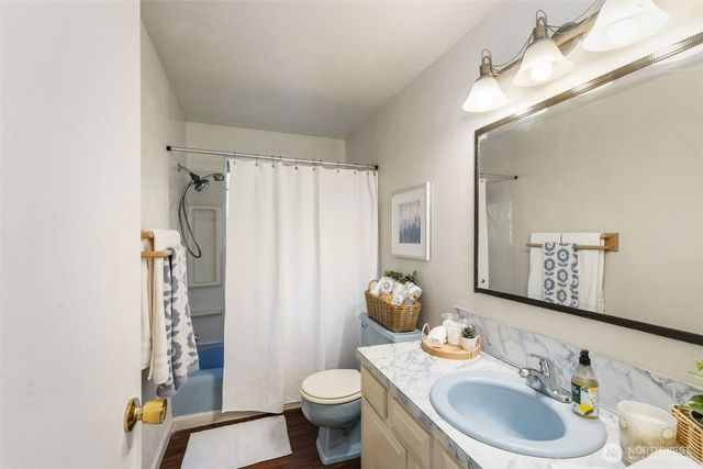 3840 NE Iverson Road, Poulsbo, WA 98370